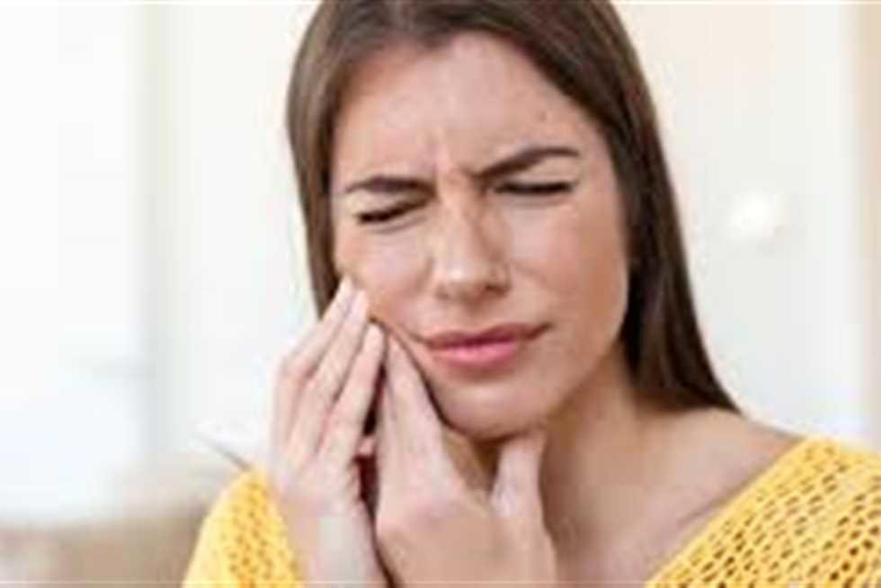 علاج منزلي لألم الأسنان في ٣ دقائق بمكونات طبيعية من مطبخك