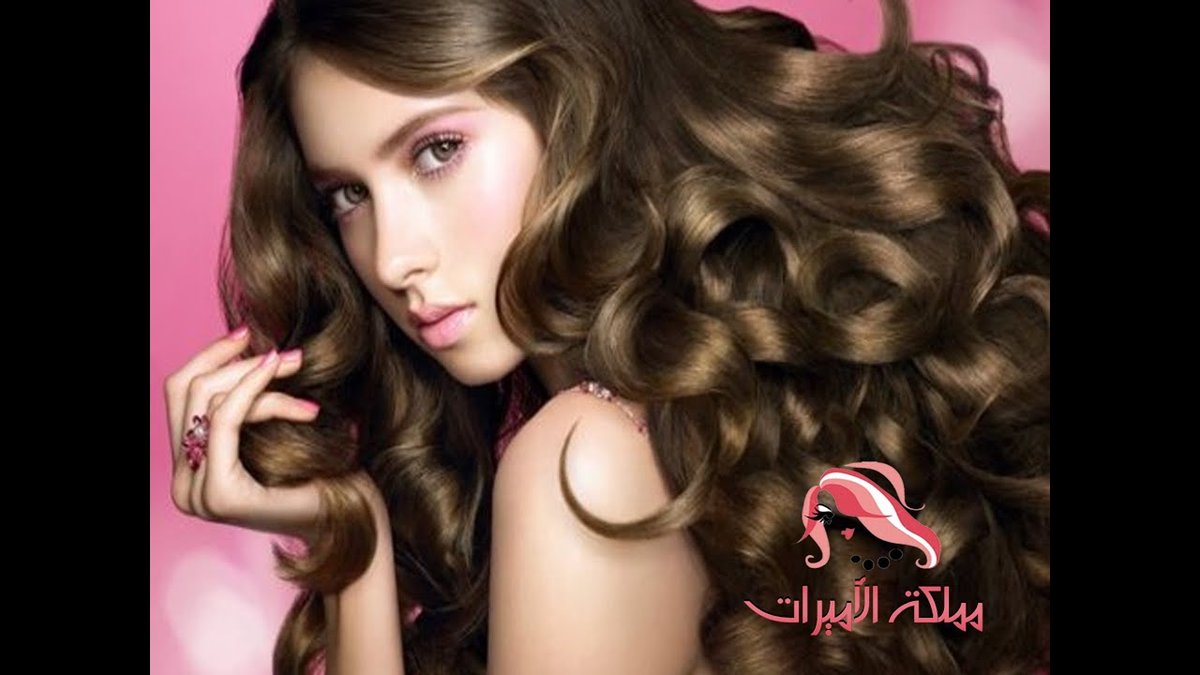 أسرار تطويل الشعر وتكثيفه باستخدام زيوت طبيعية مجربة: دليل شامل لشعر أقوى وأكثر كثافة